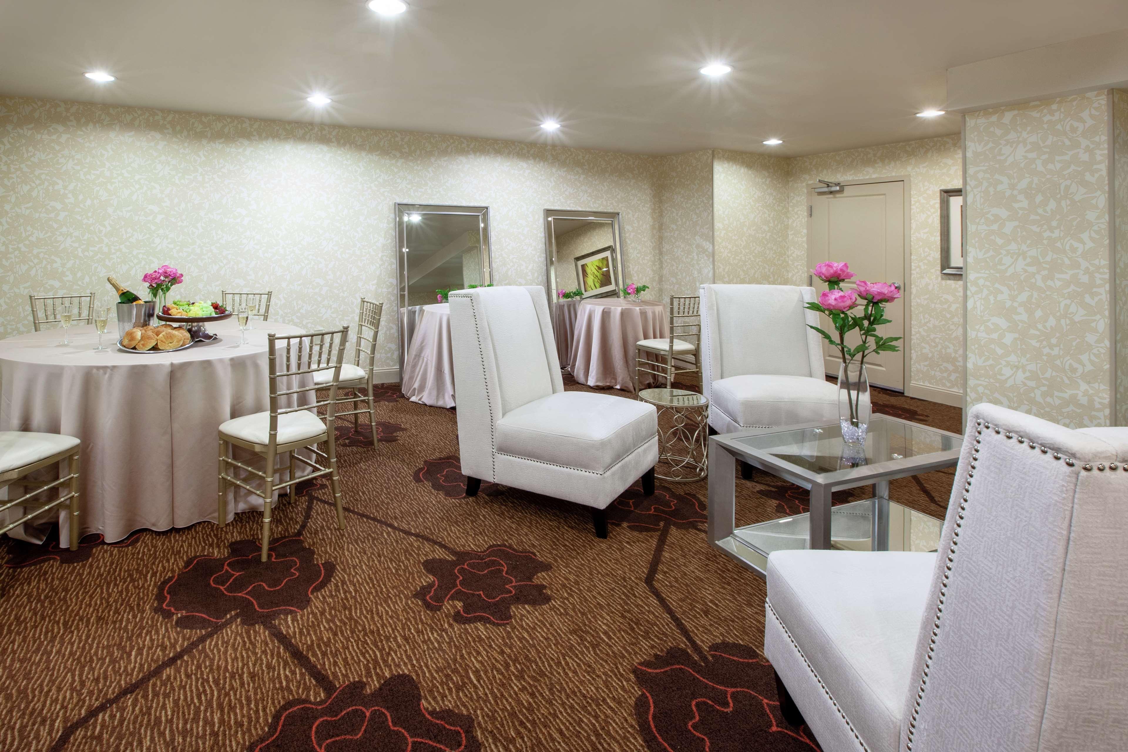 Hilton Garden Inn Pittsburgh University Place Exterior photo