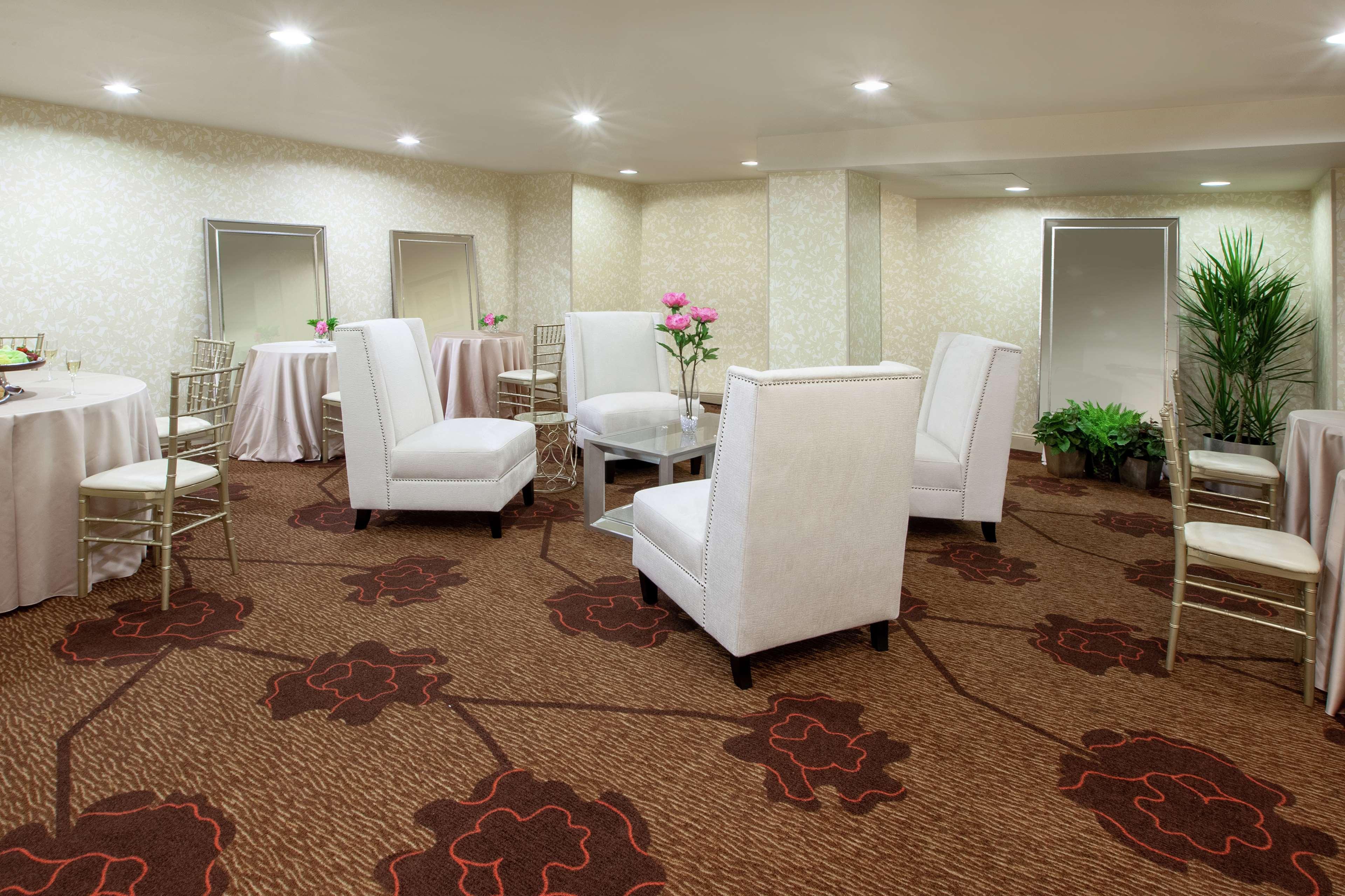 Hilton Garden Inn Pittsburgh University Place Exterior photo