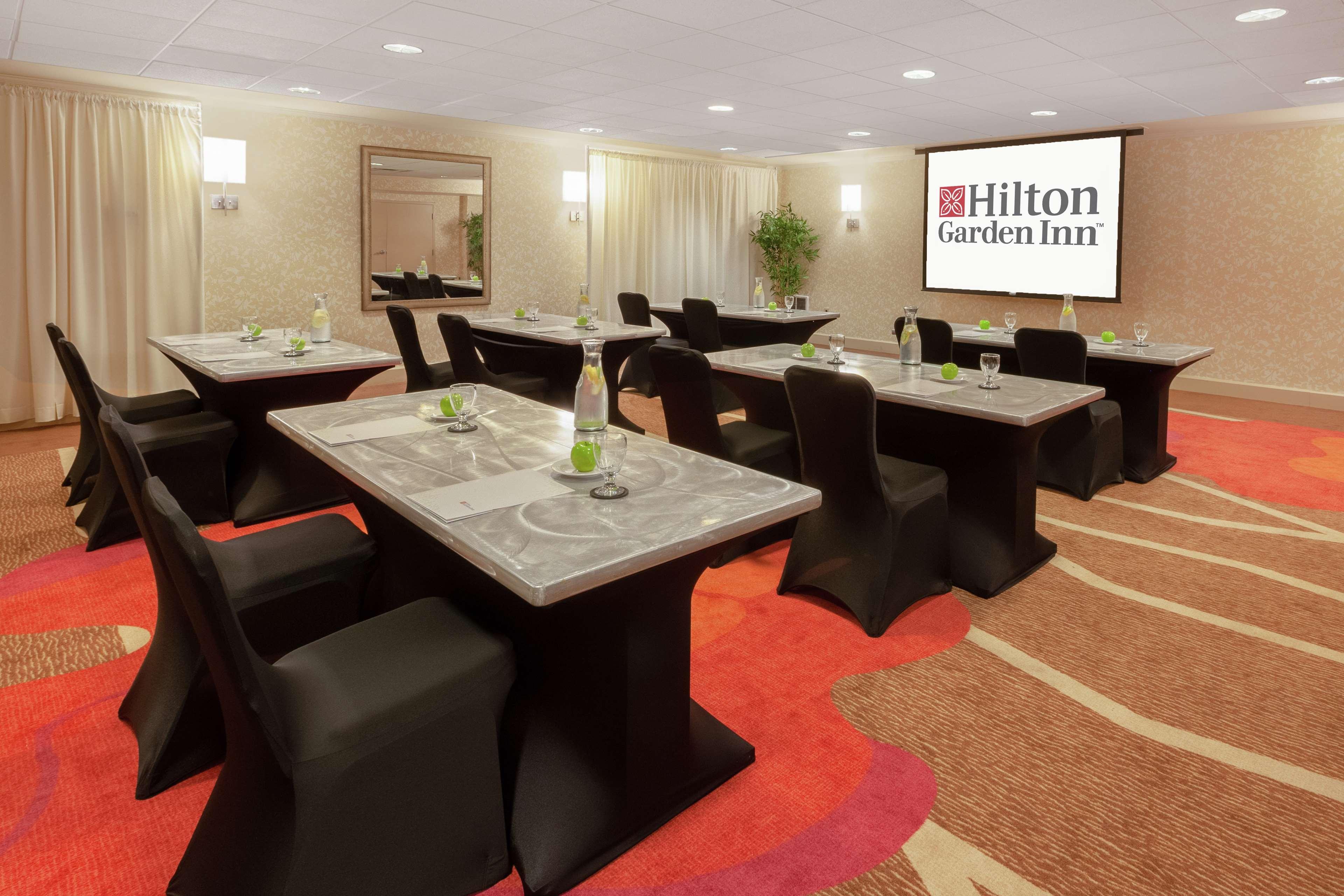 Hilton Garden Inn Pittsburgh University Place Exterior photo