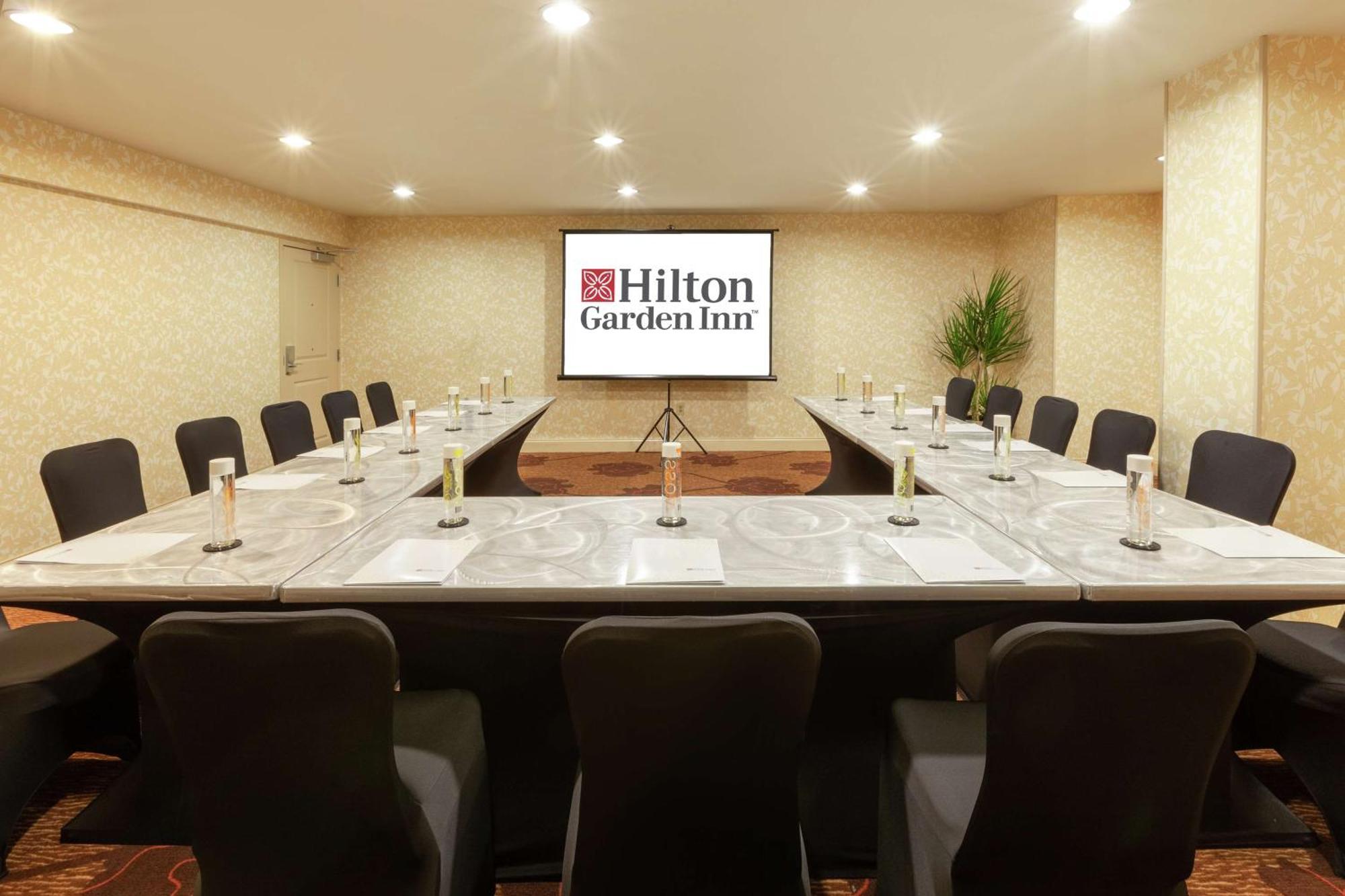 Hilton Garden Inn Pittsburgh University Place Exterior photo