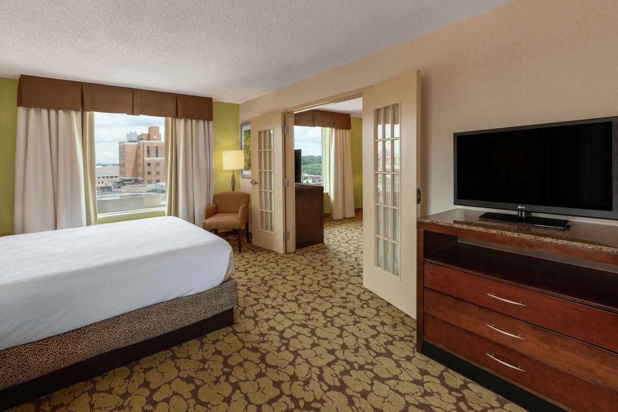 Hilton Garden Inn Pittsburgh University Place Exterior photo