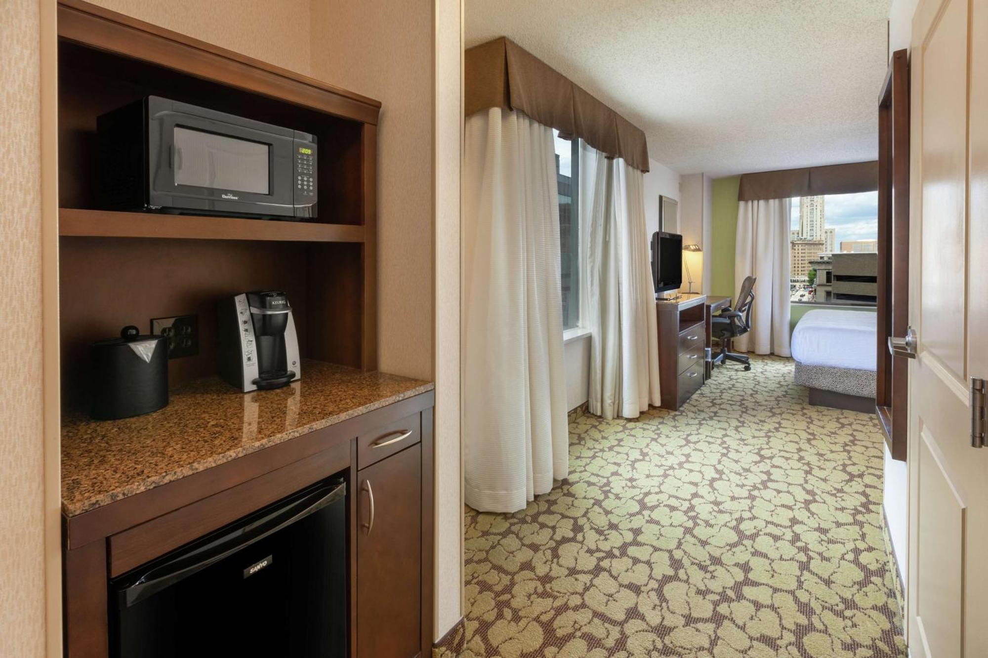 Hilton Garden Inn Pittsburgh University Place Exterior photo