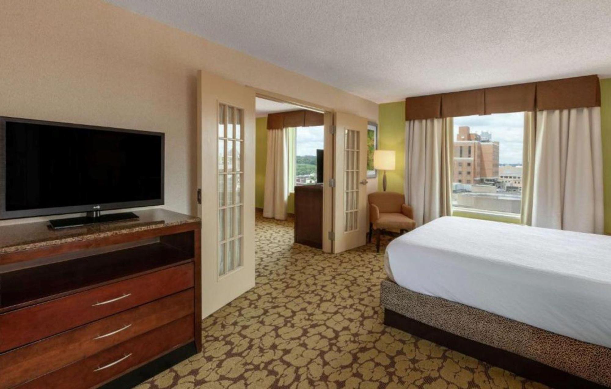 Hilton Garden Inn Pittsburgh University Place Exterior photo