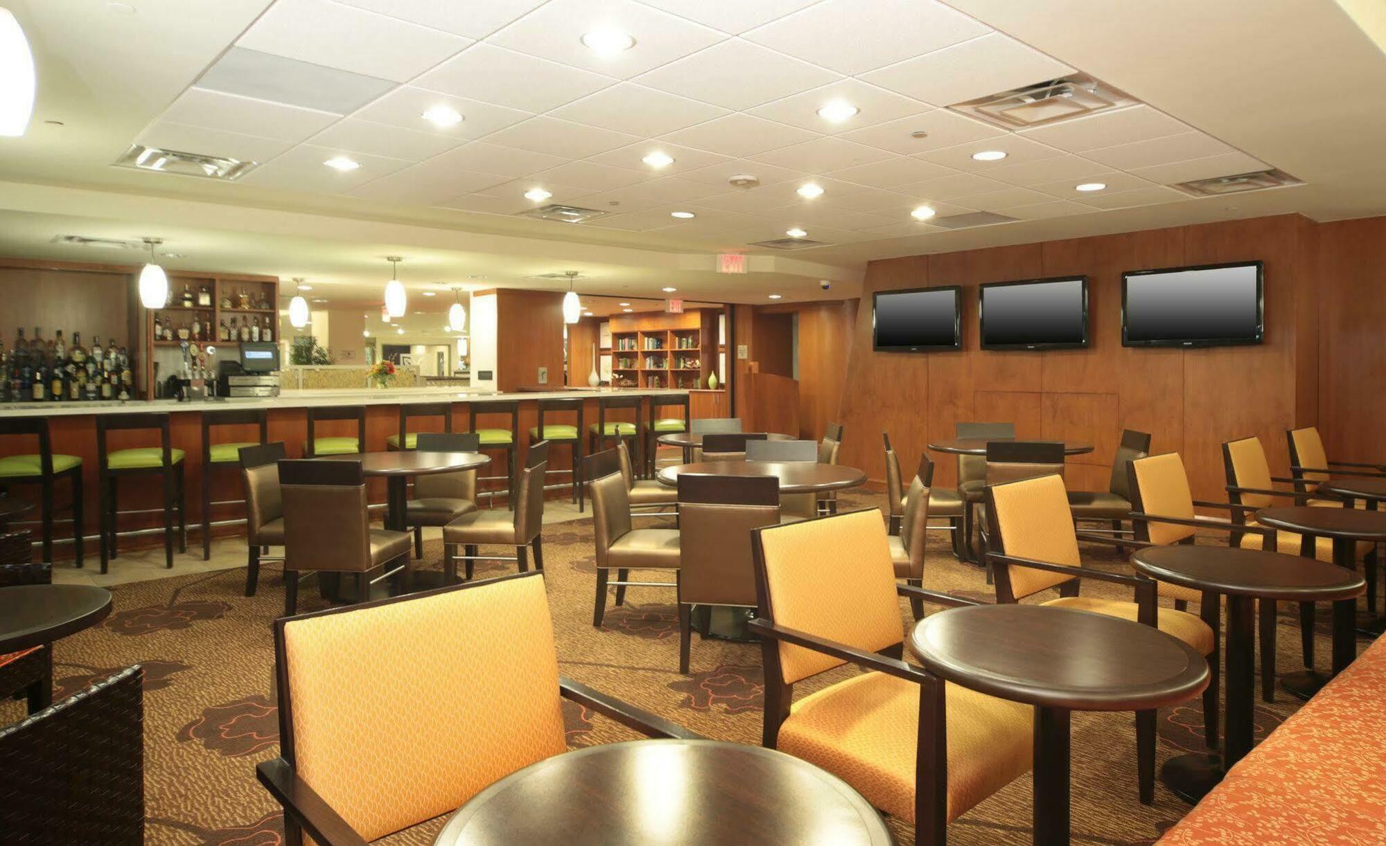 Hilton Garden Inn Pittsburgh University Place Restaurant photo